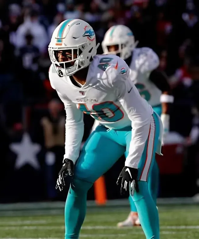 Dolphins Announce Re-Signings