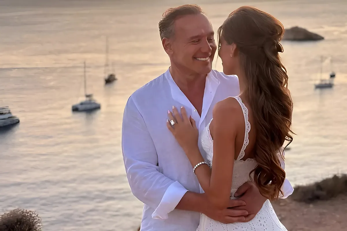 Lenny Hochstein Proposes to Girlfriend Katharina Mazepa: 'He Asked to Steal Me Away Forever' tram