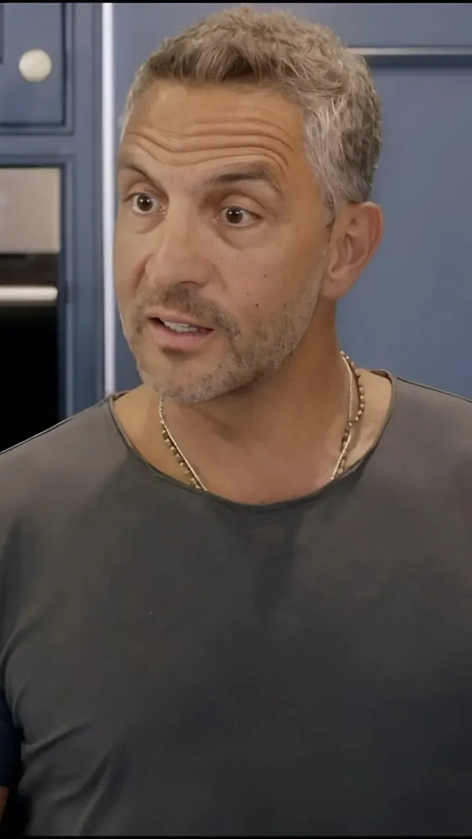 Mauricio Caught! RHOBH Star Spotted Making Out With Mystery Brunette—Kyle’s Friends Witness It All!