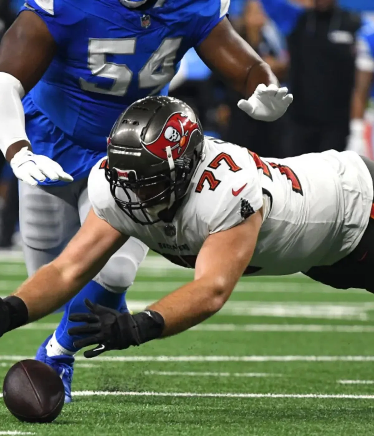 Buccaneers Lose Offensive Tackle in Free Agency to NFC Rival