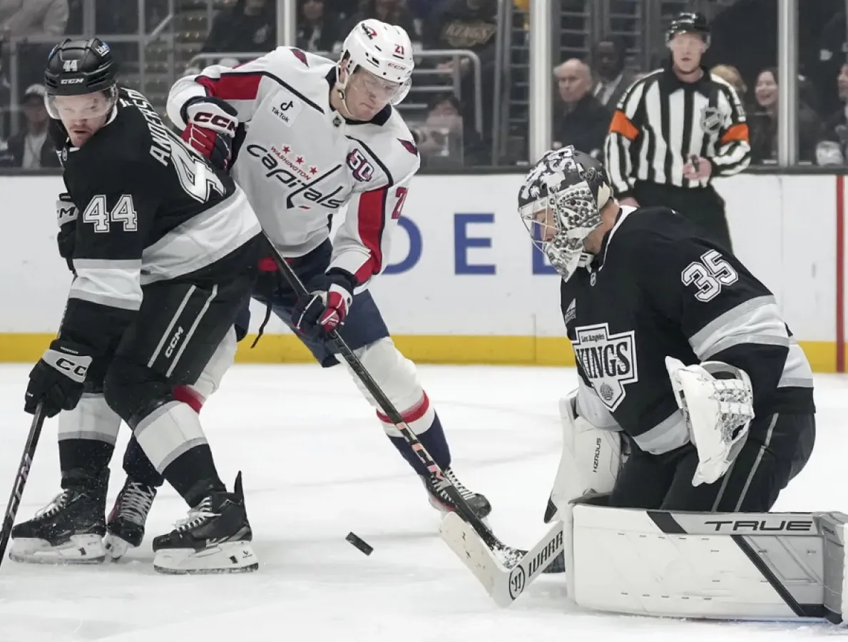 Capitals haunted by old friend in Kings crease