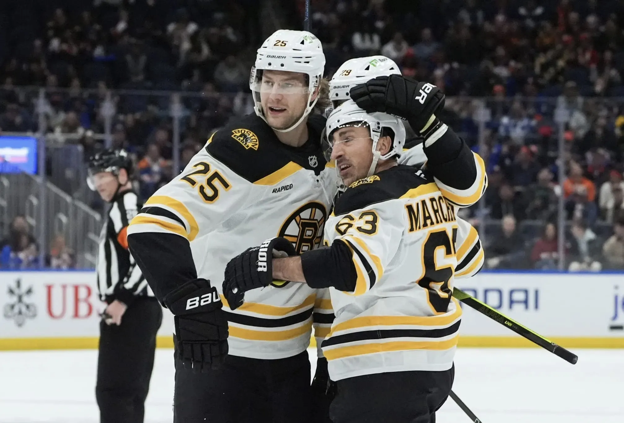 Boston Bruins GM reportedly had major warning for players before trades