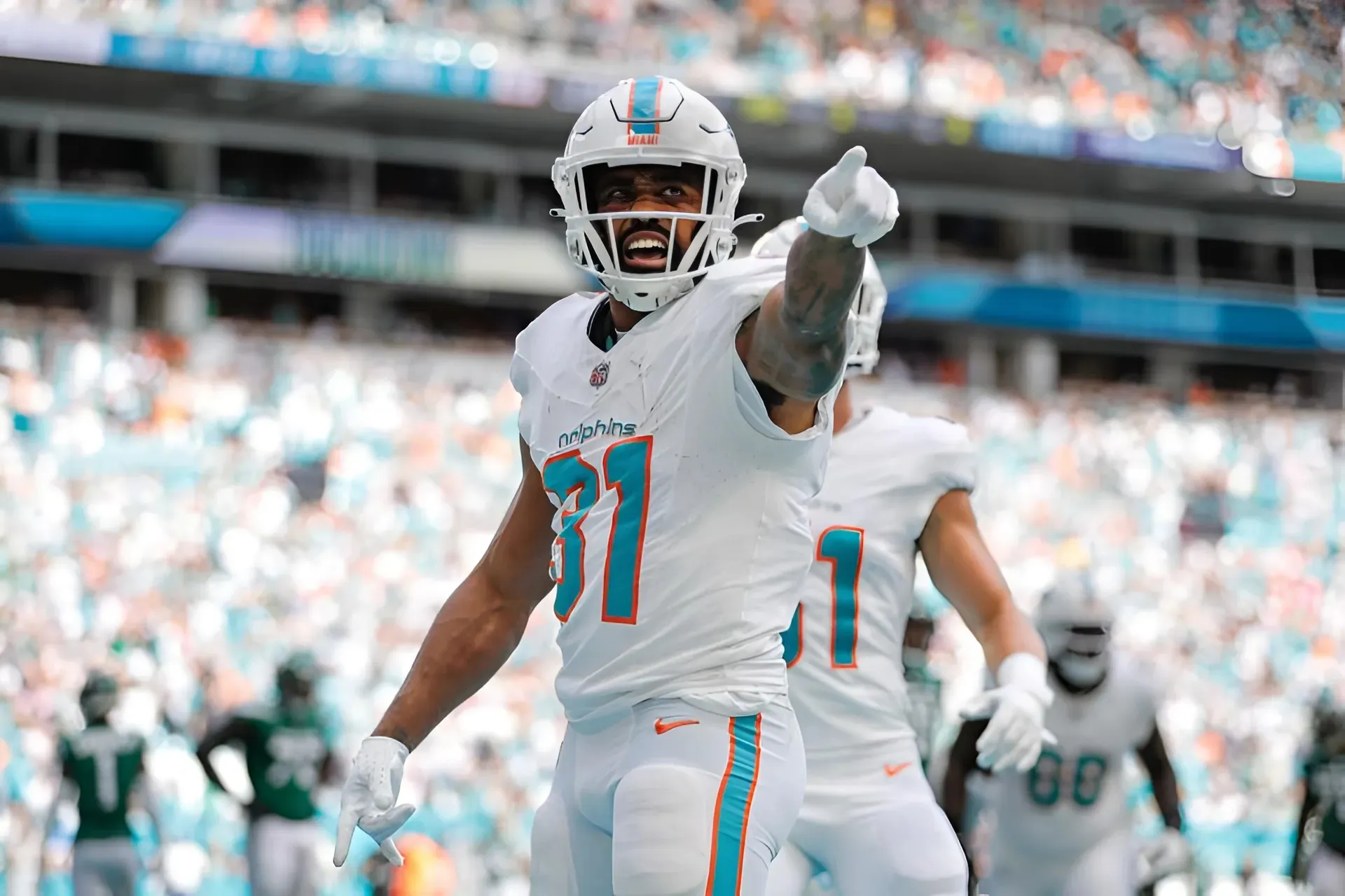 Raiders Poach Former Dolphins Pro Bowl RB With Elite Speed