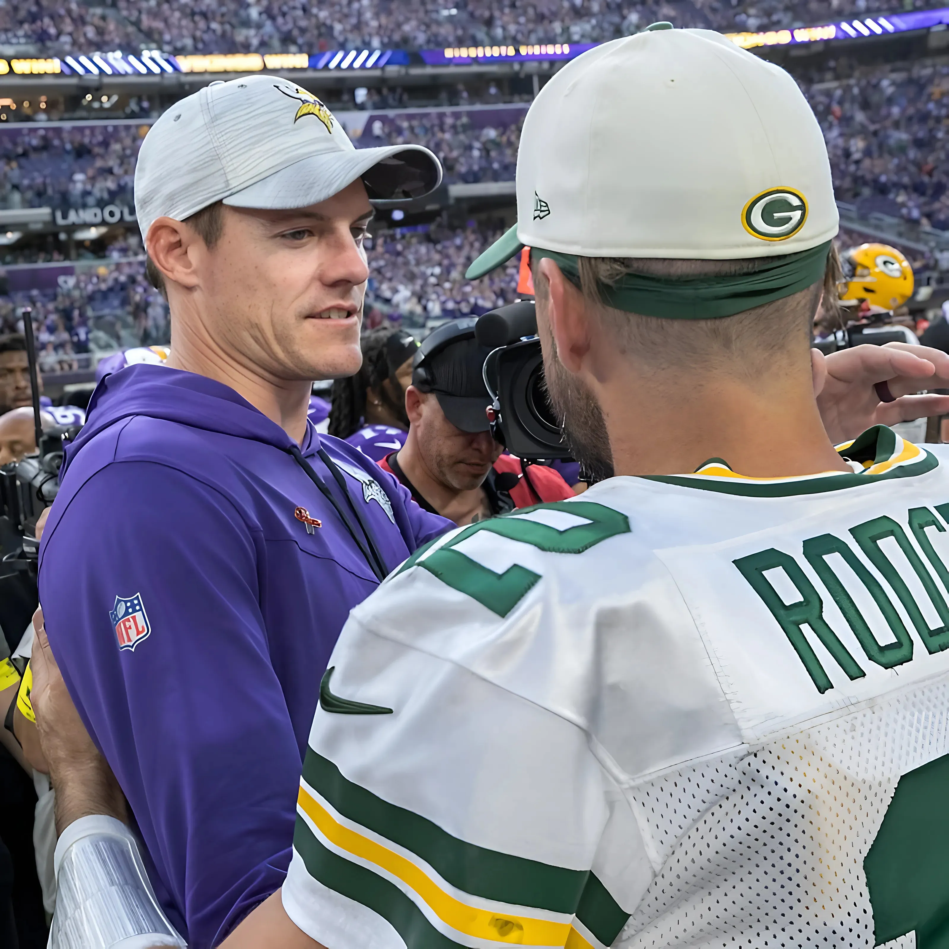 Insider questions if Aaron Rodgers will respect ‘back up QB’ Kevin O’Connell, Vikings leadership