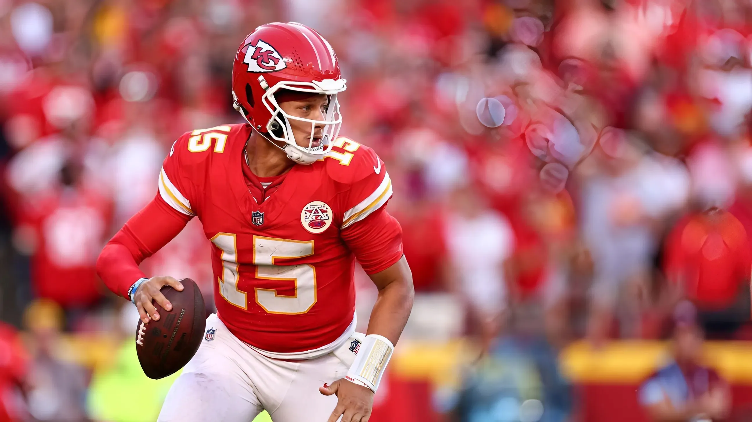 Chiefs Re-Sign Trusted Patrick Mahomes Target Despite ‘Interest’ From Other Teams