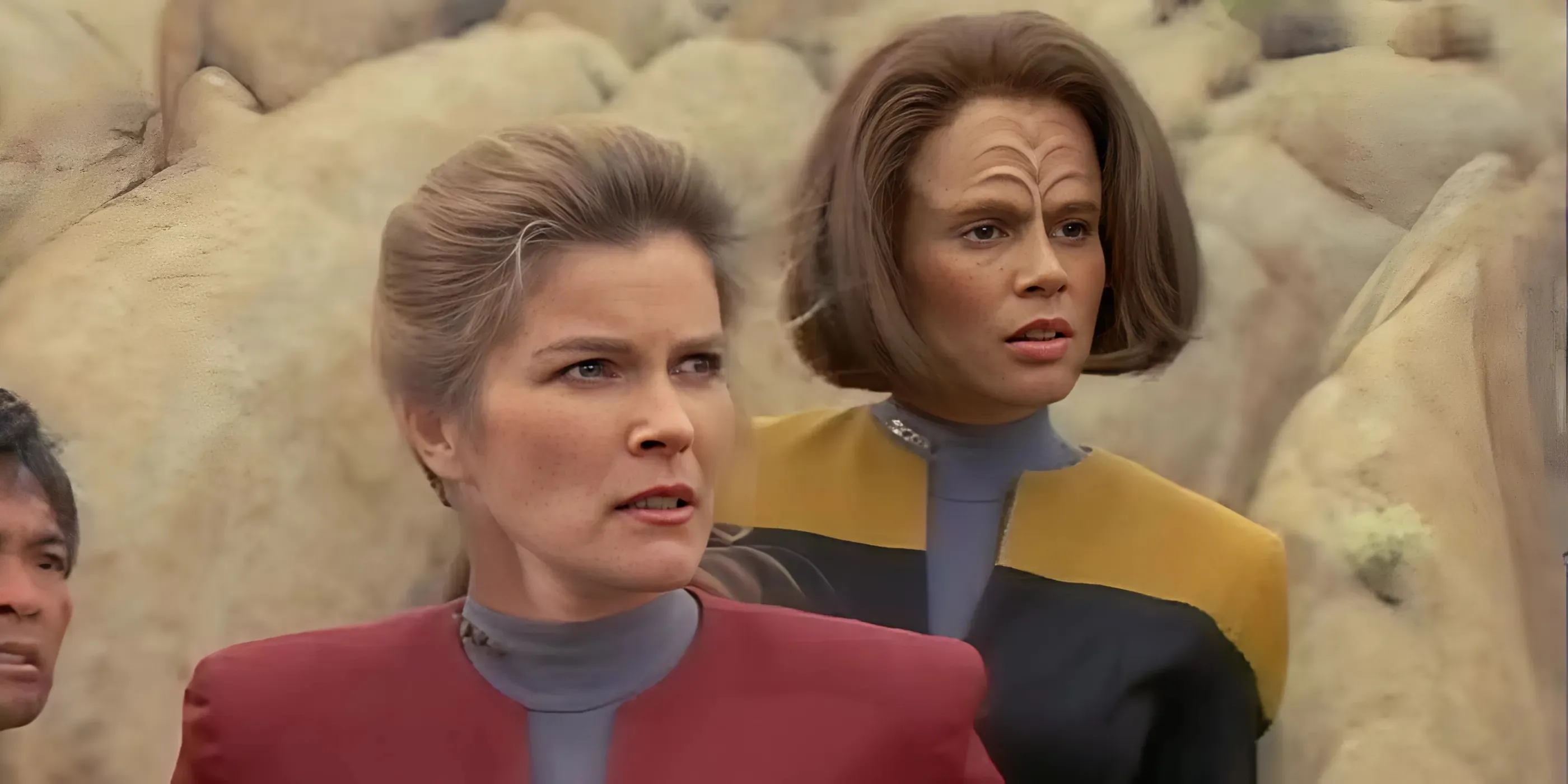 Star Trek: Voyager Season 2's 10 Best Episodes Are When Captain Janeway's Show Gets Weird & Fun