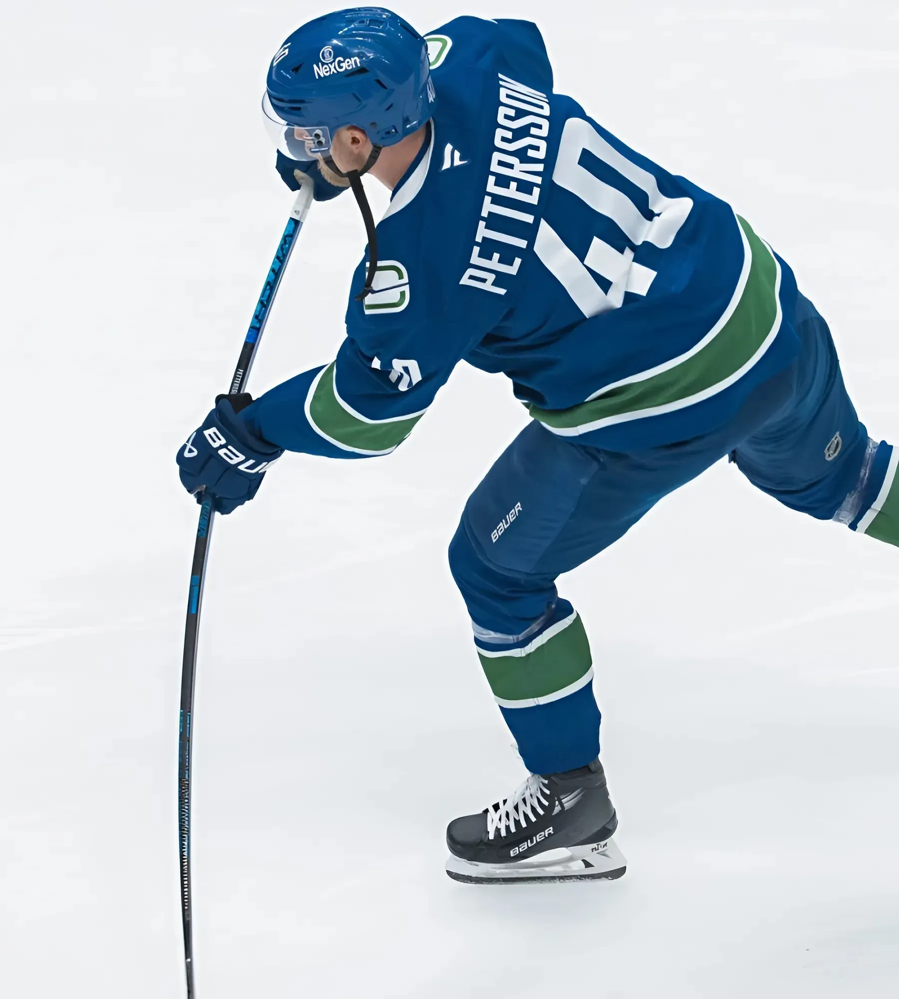 Slump Over? Elias Pettersson's Hot Streak Continued with Big Game vs Chicago