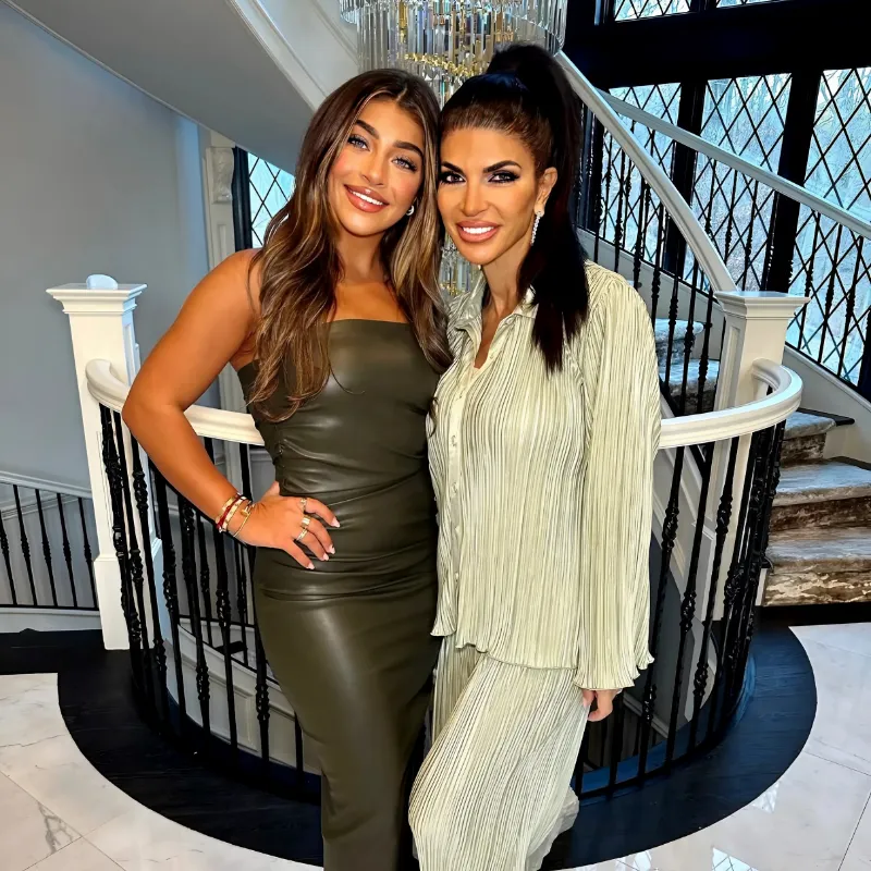 "RHONJ Sensation: Gia Giudice Unleashes Podcast Promising Explosive Secrets, Teases 'Receipts,' and Reveals Mother Teresa Giudice's Advice"-quang