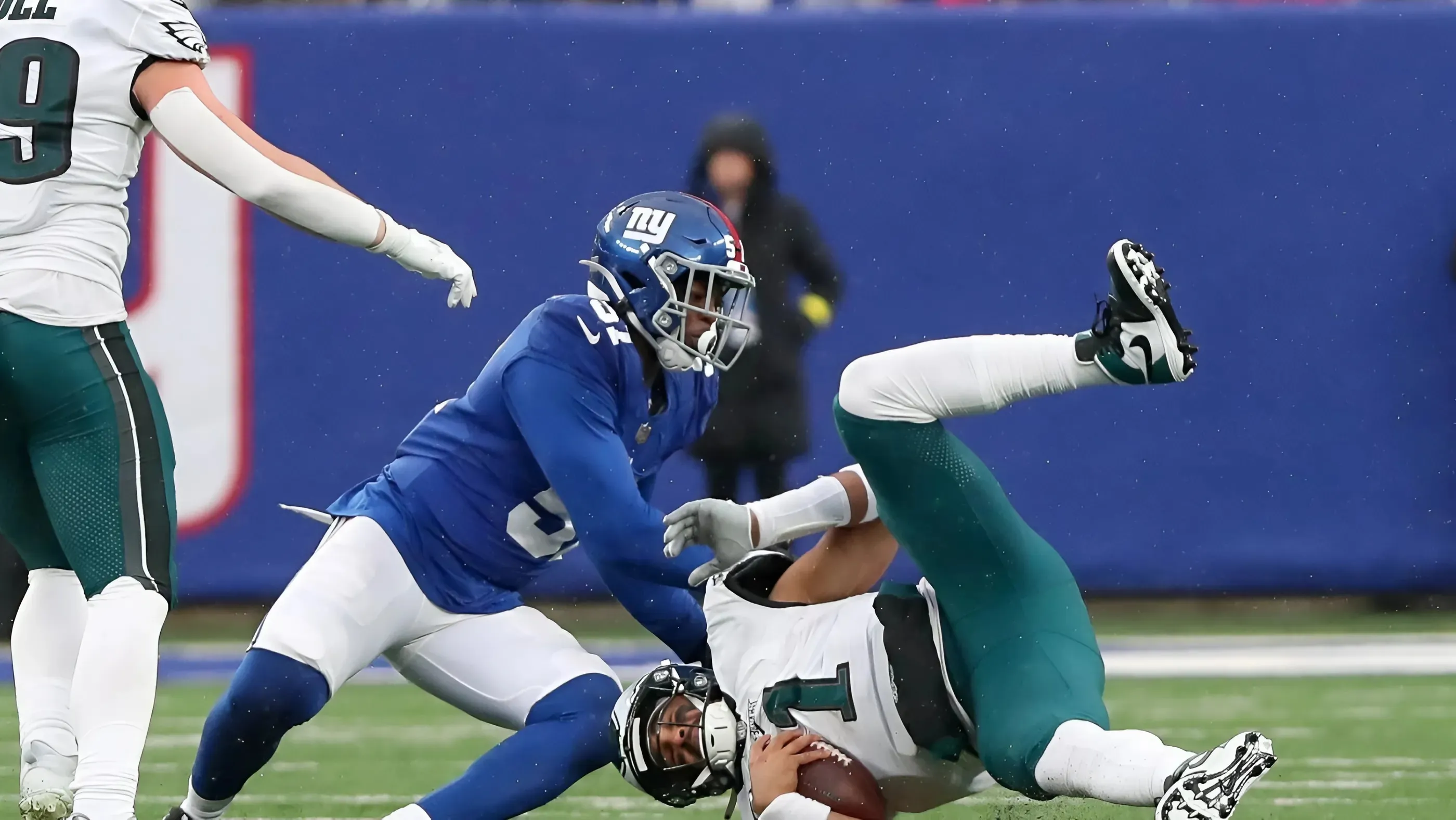 Giants reportedly passed on 5th-round pick at deadline for player they let sign with Eagles anyway