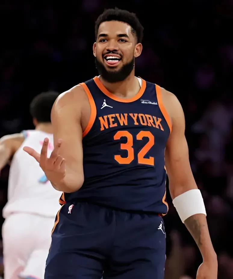 'Epic' Karl-Anthony Towns Run Flips Knicks Momentum