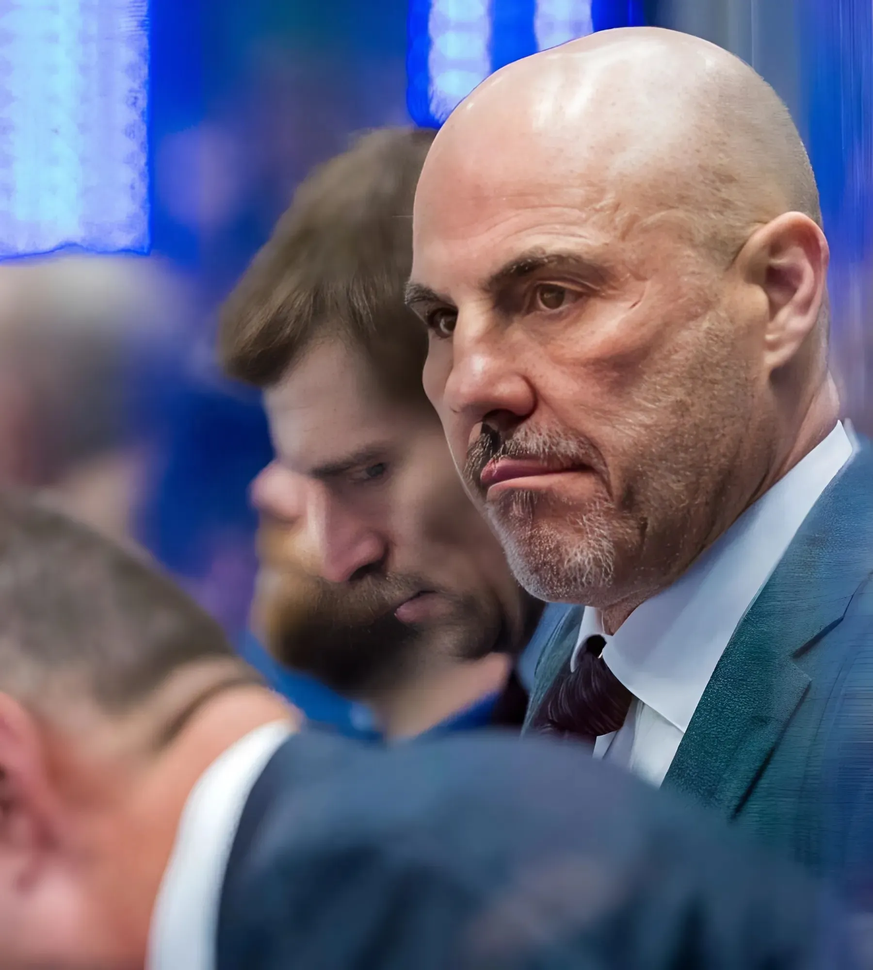 Tocchet not interested in talking contract with Canucks in-season