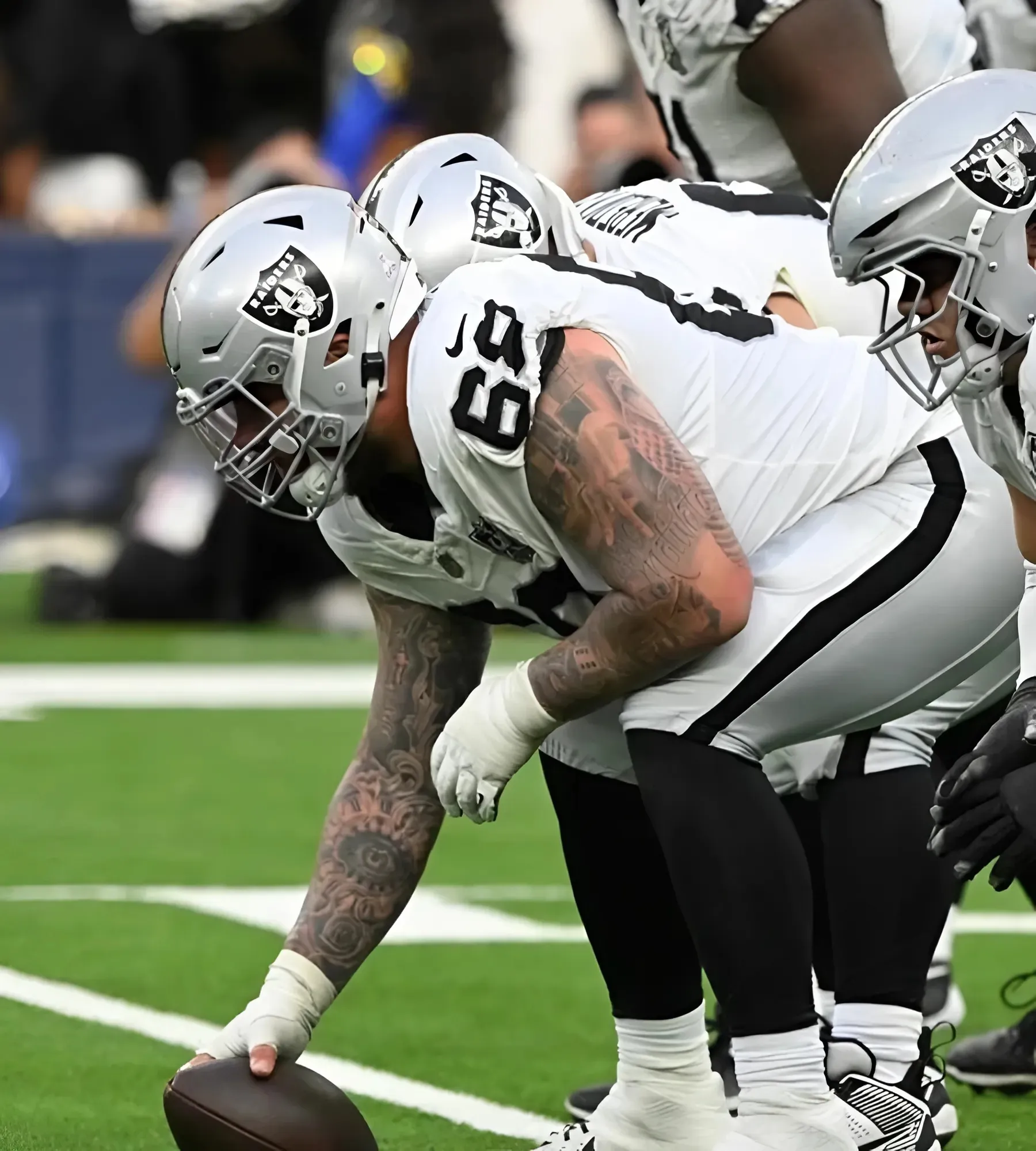 Chargers sign former Raiders C Andre James