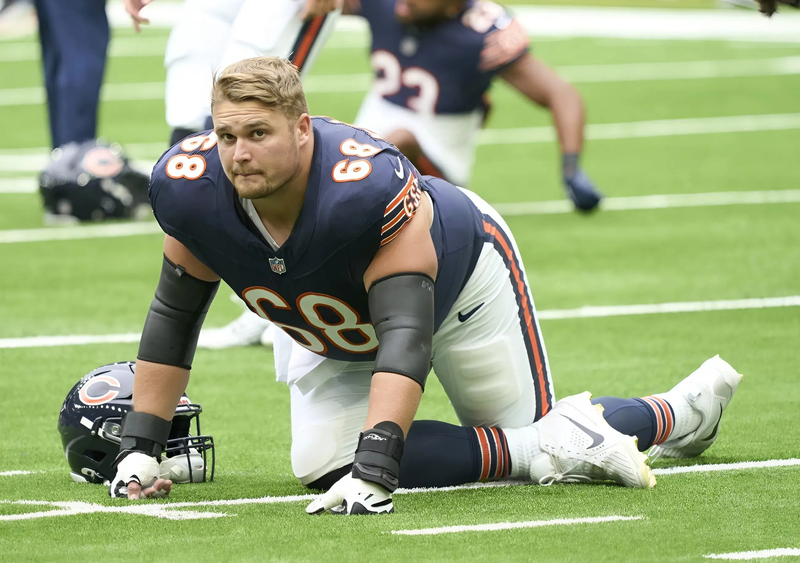 Bears Sign New Deal With Backup Center Amid NFL Free Agency