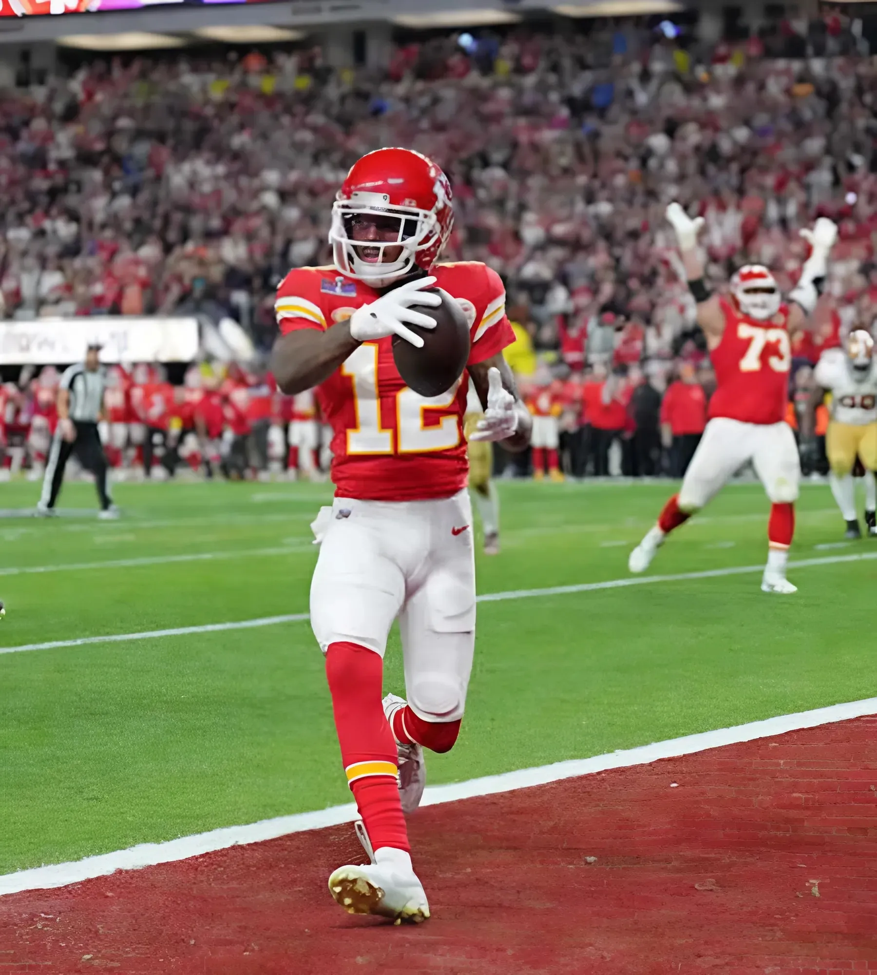 Division rival signs speed burner of interest to Chicago Bears