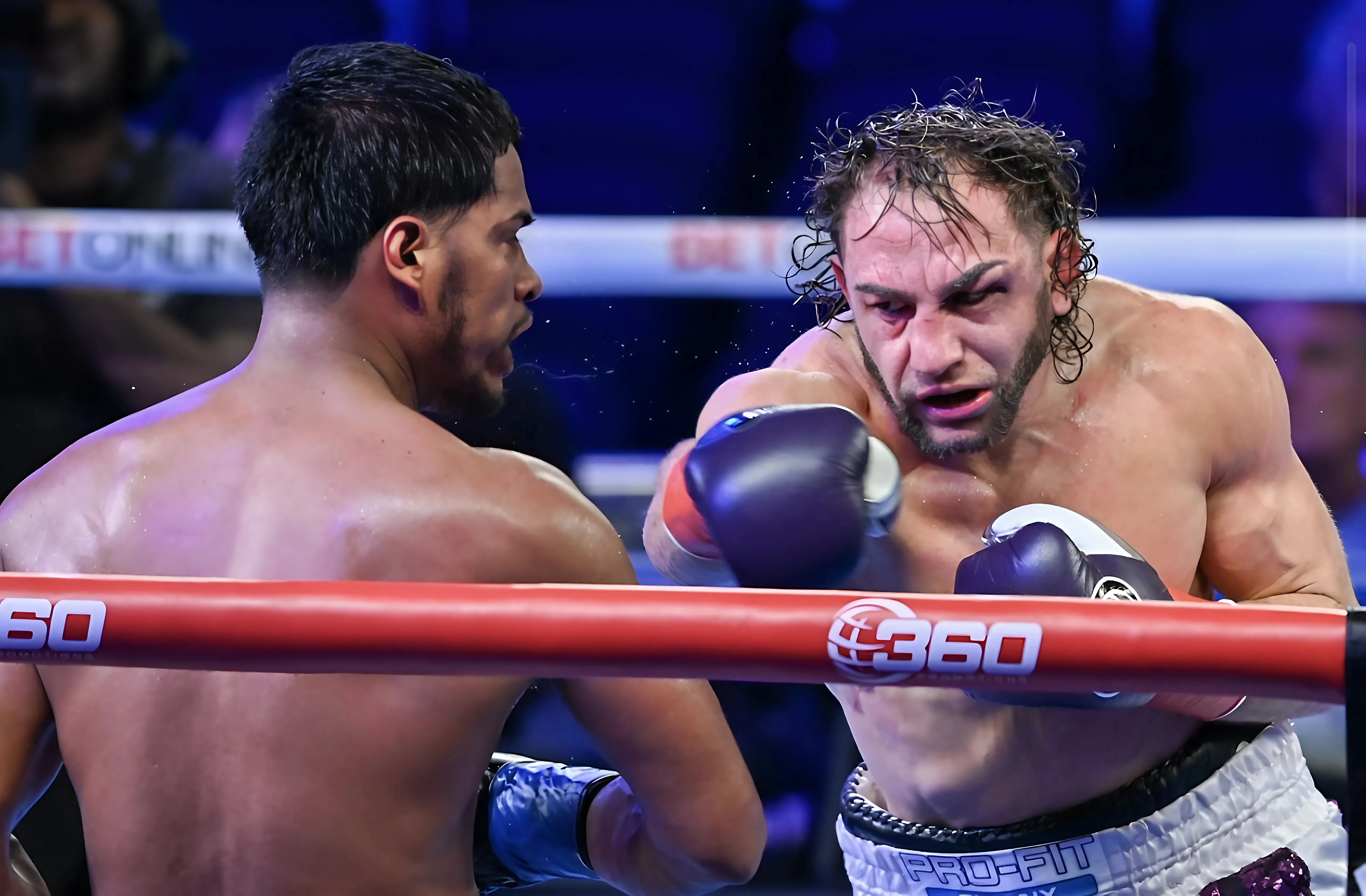 Cletus Seldin's Double Triumph Unveiled in New York: What's the Secret to His Success? trucc