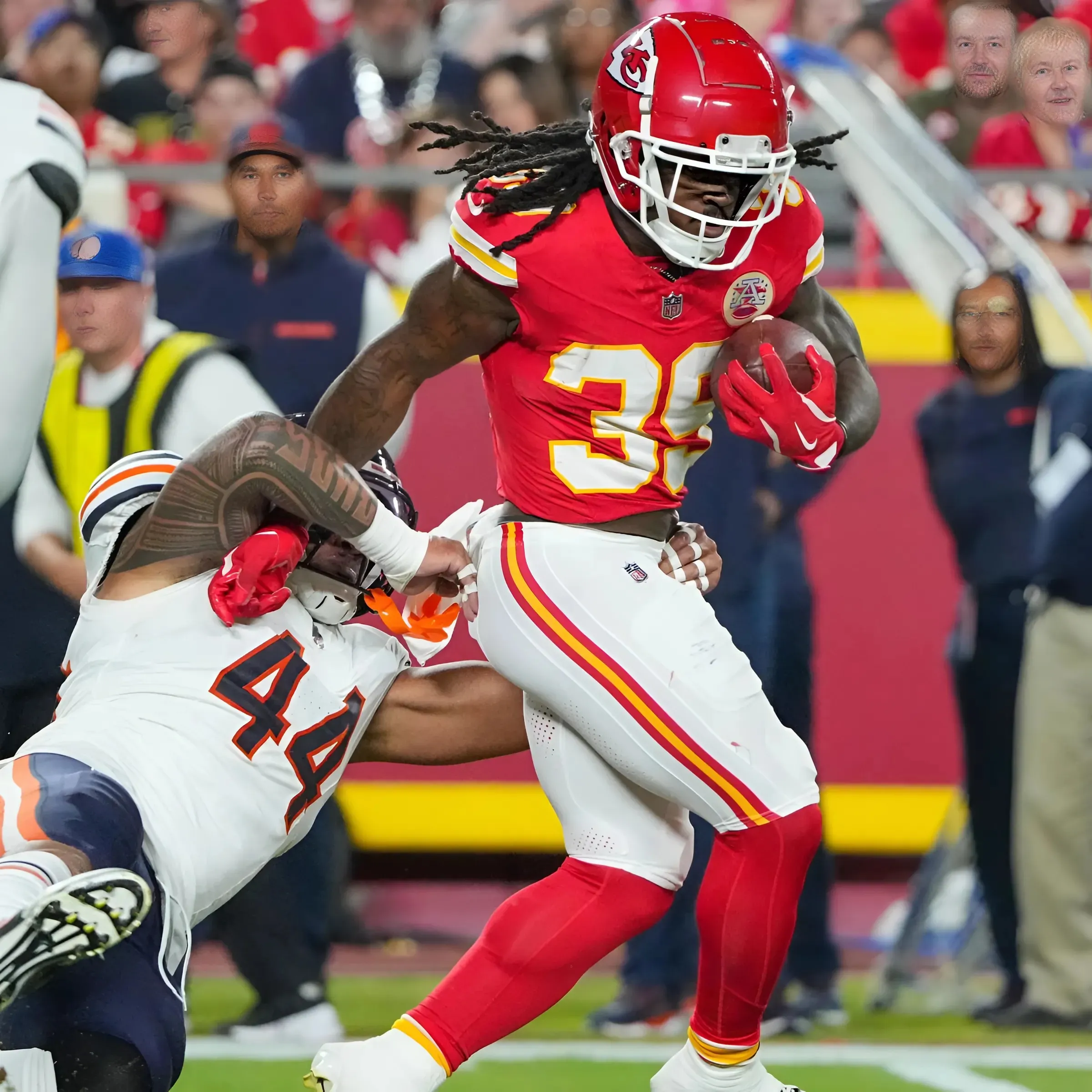 Chiefs Re-Sign 25-Year-Old Free Agent at Area of Need: Report