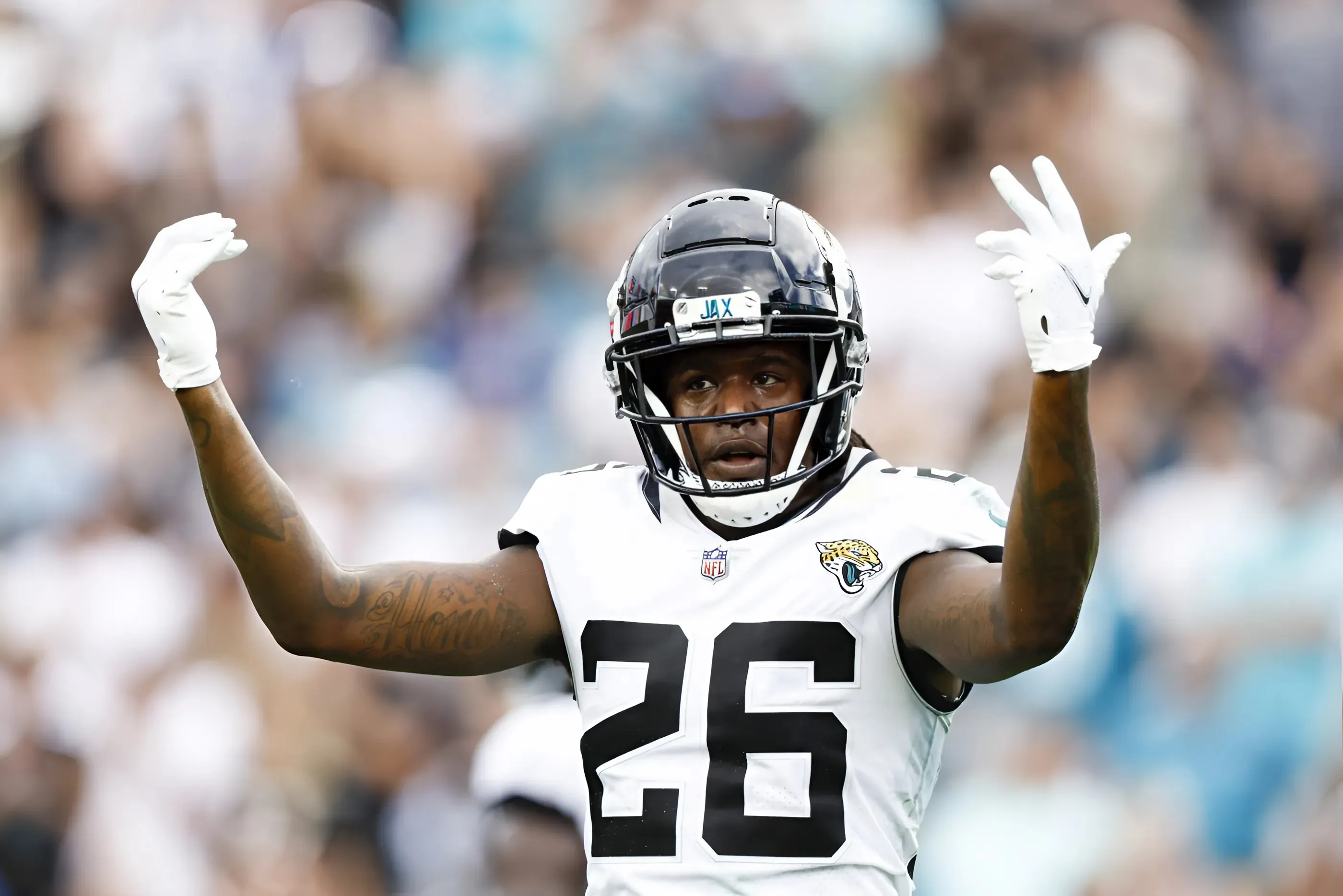 Bears steal 2-time Pro Bowler from Jaguars
