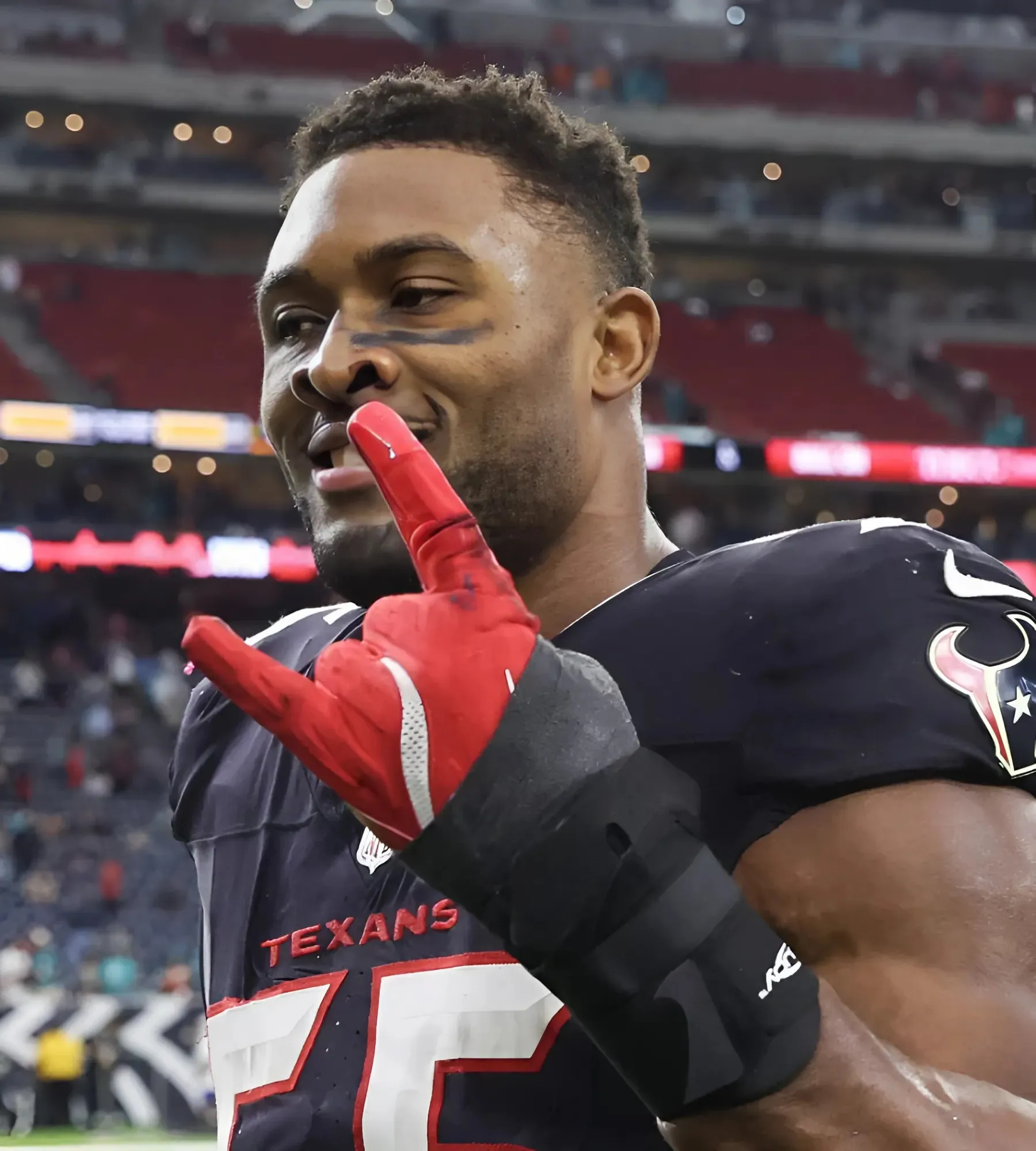 Texans Agree To One-Year, $35.6 Million Extension With DE Danielle Hunter