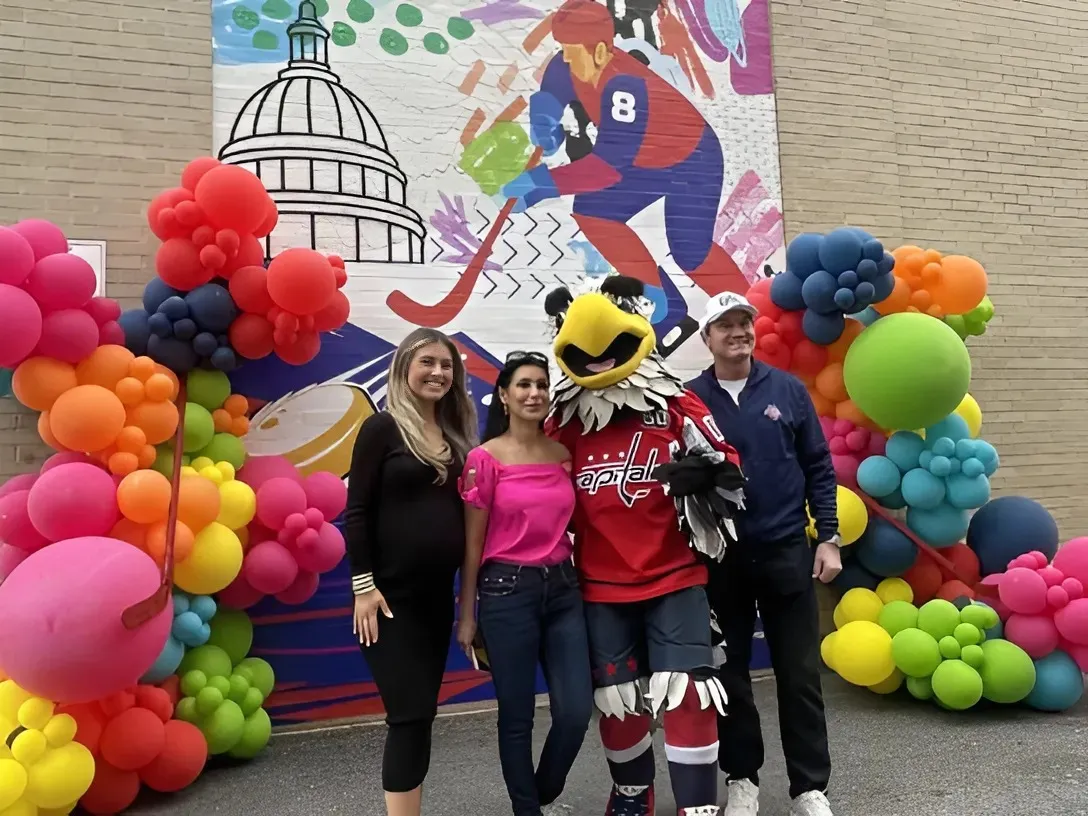 Passionate Capitals Fans Unite for Spectacular Mural Debut in Bethesda trucc