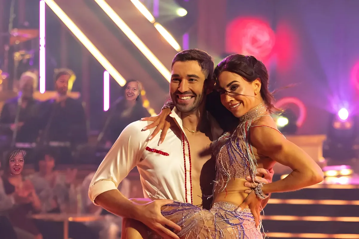 Jenna Johnson Claims 'Full Credit' for Joey Graziadei's Shirtless Moment on 'Dancing With the Stars' tram Jenna Johnson Claims 'Full Credit' for Joey Graziadei's Shirtless Moment on 'Dancing With the Stars' tram