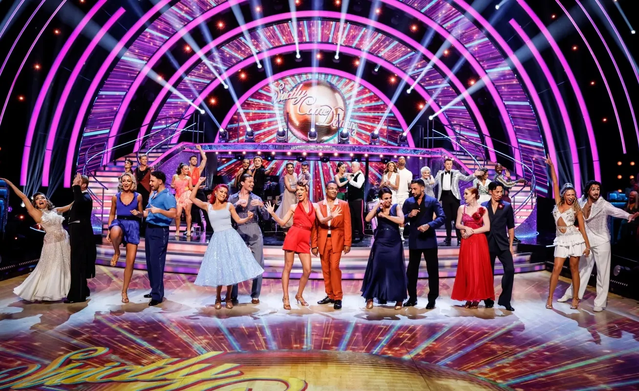 Strictly star leaves fans devastated as she pulls out of gig with just HOURS to go liennhi