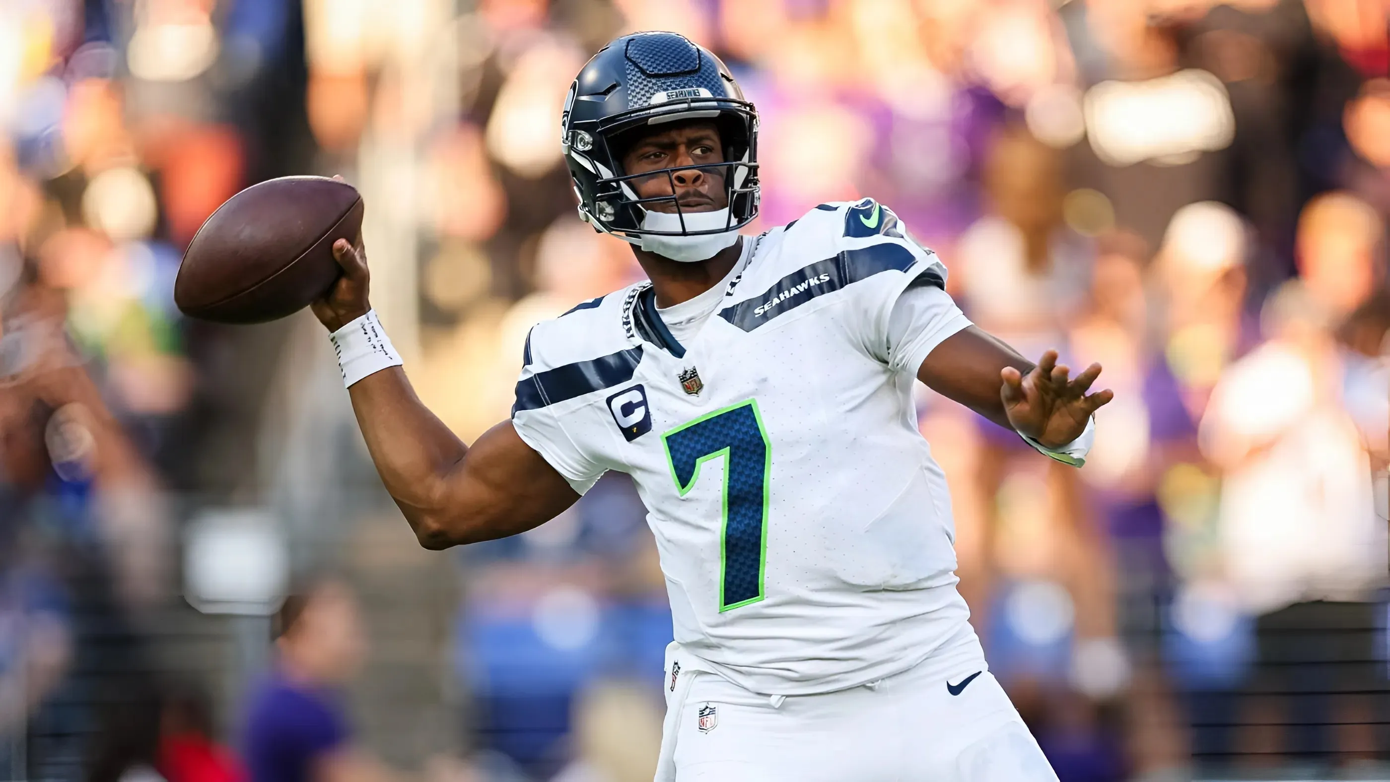 Raiders Pushed to Trade for Young Rocket-Arm QB as Geno Smith Successor