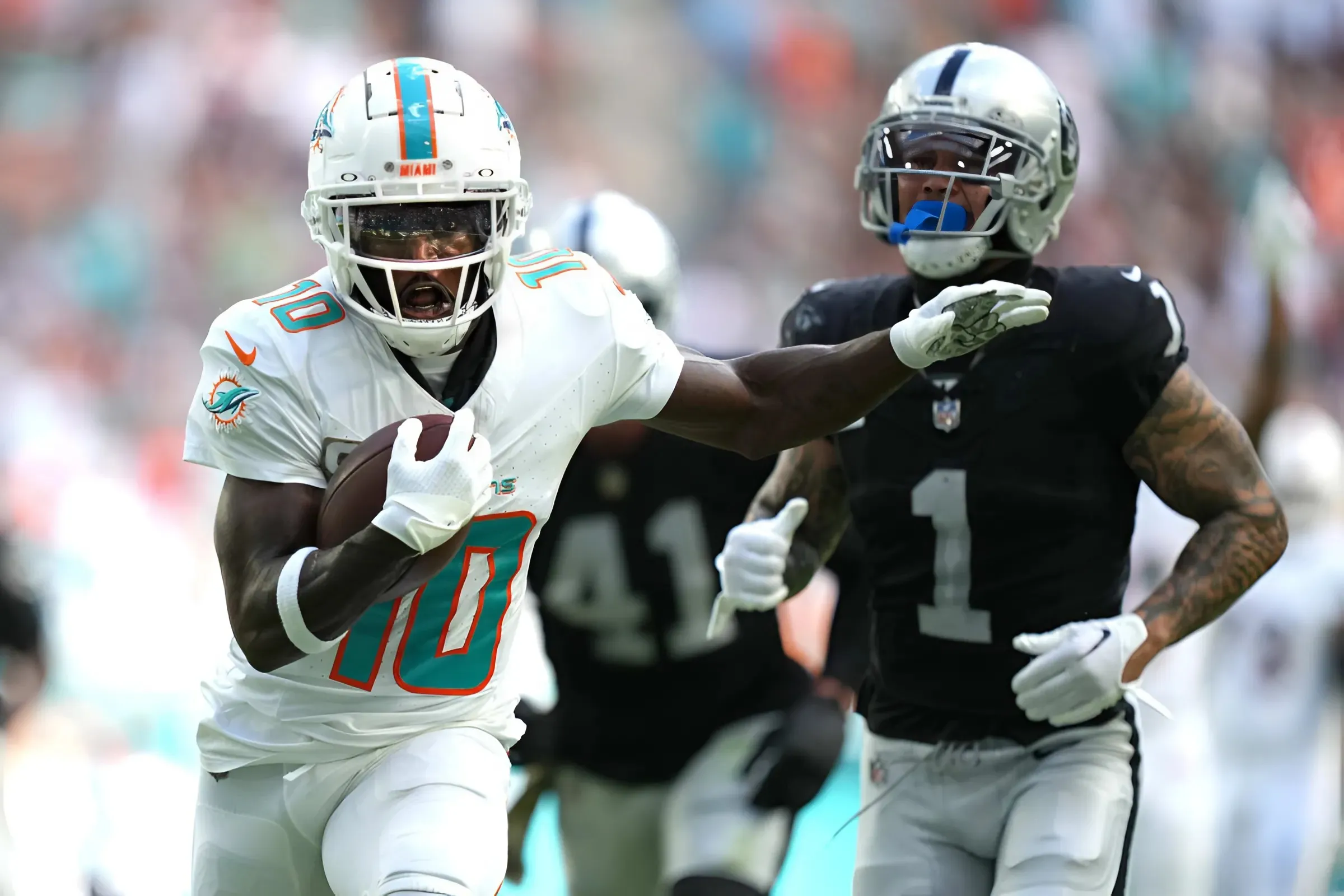 Mostert's Longevity is a Learning Lesson for Raiders RBs