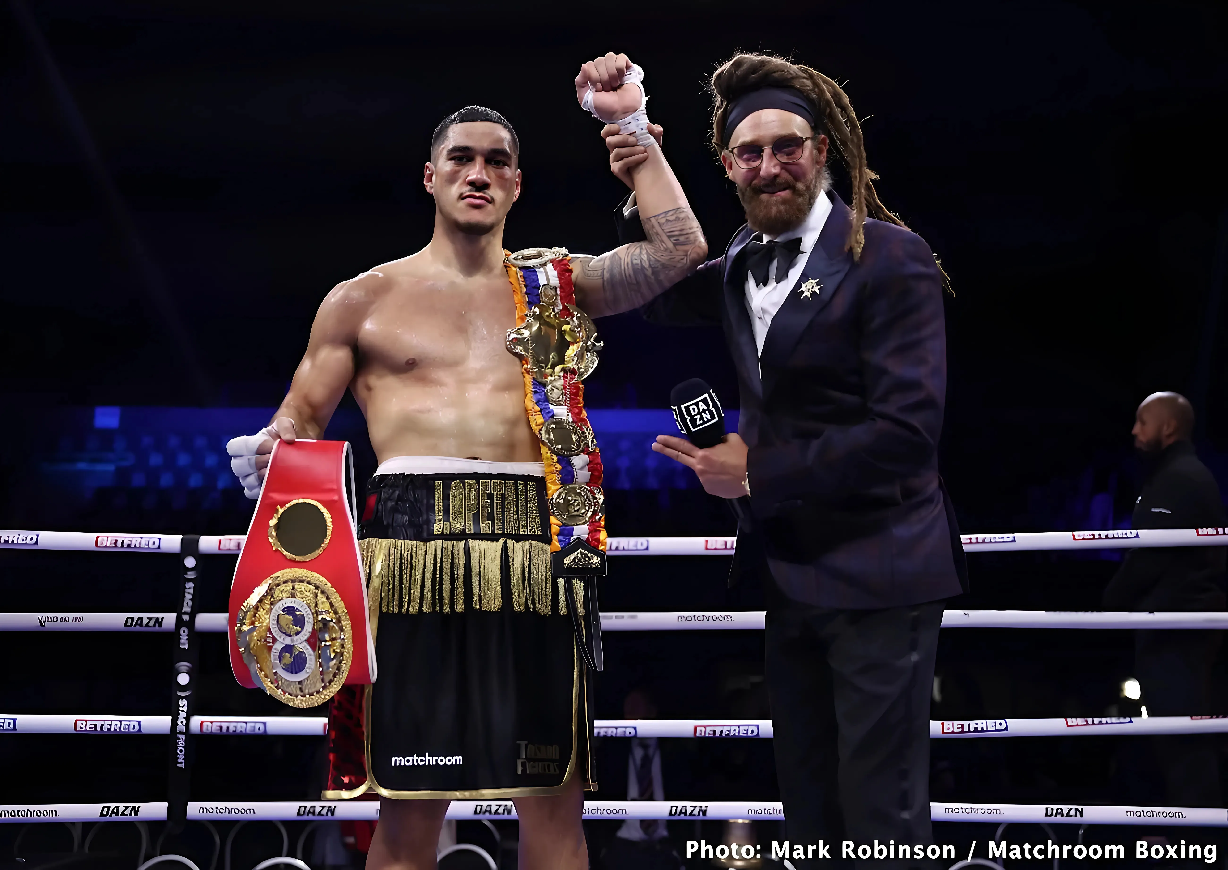 Opetaia's Controversial Win Sparks Outrage: Fans Call for Ramirez Unification Amidst Frustration Over 'Cherry Pick' Against Squeo trucc