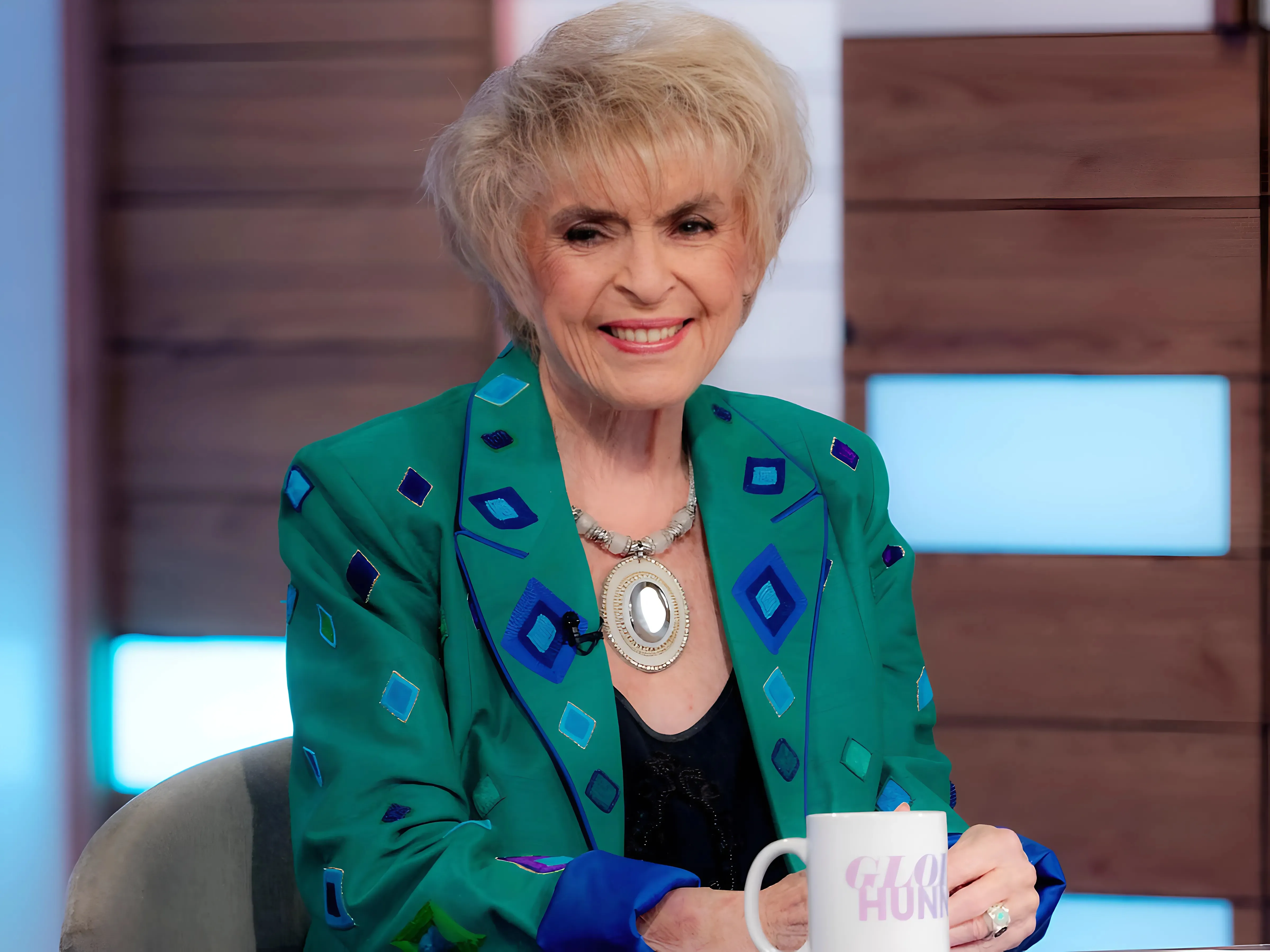 Gloria Hunniford from ITV's Loose Women Reflects on Leaving UK After Mother's Wise Counsel trucc Gloria Hunniford from ITV's Loose Women Reflects on Leaving UK After Mother's Wise Counsel trucc
