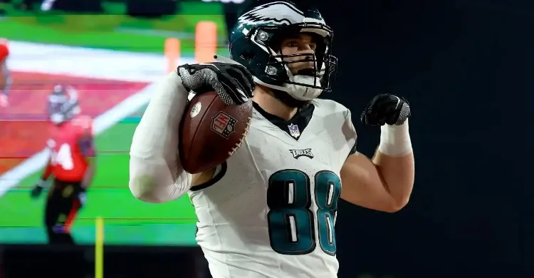 AFC South Team Labeled Favorite to Land $57 Million Eagles TE