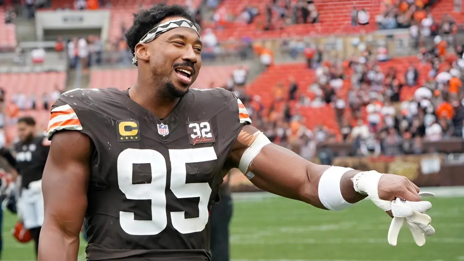 NFL analysts connects dots provided by Myles Garrett to guess Browns' QB plans