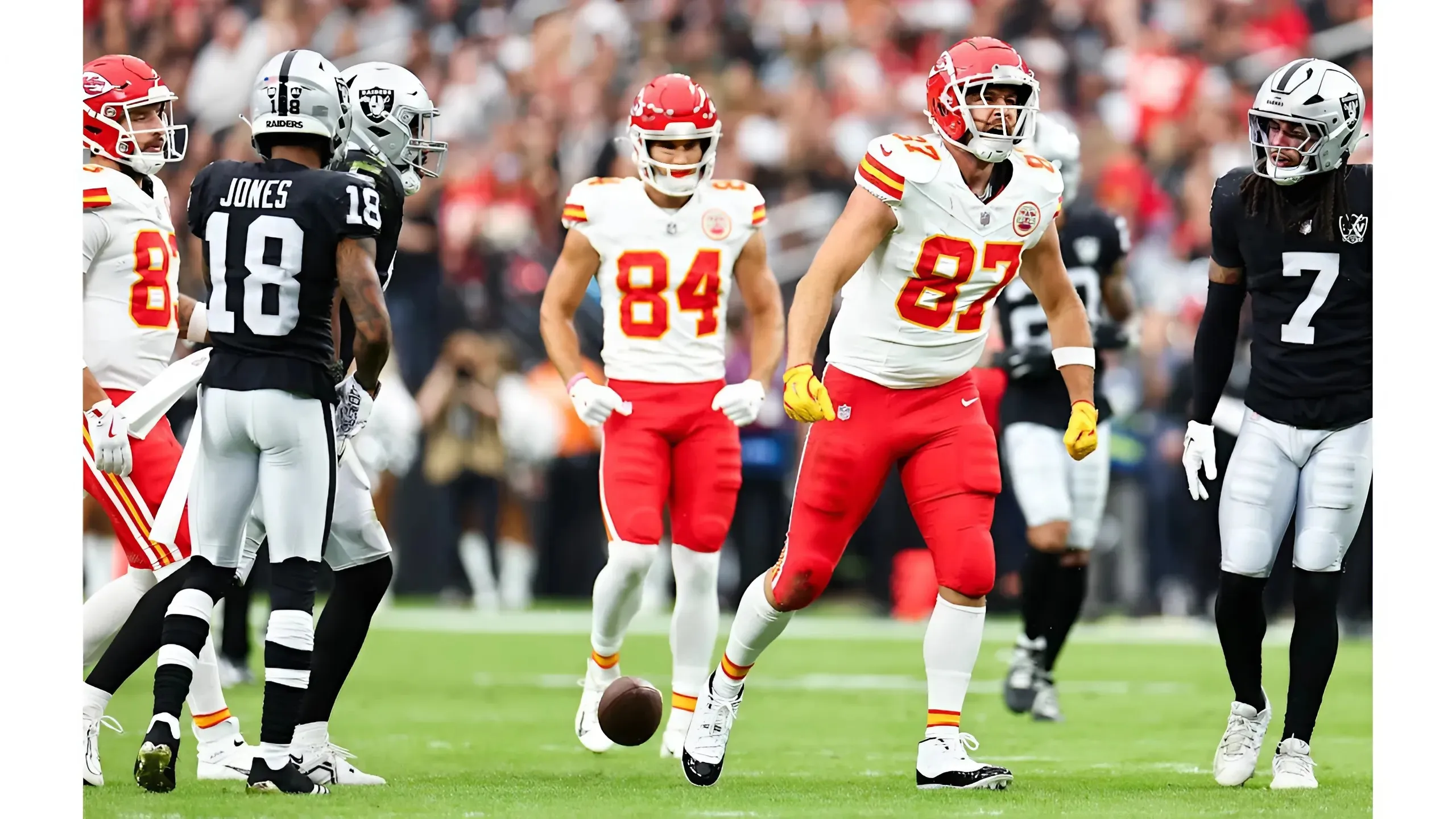 Chiefs' Kelce Shows Humorous Side in Ridiculous Photo Going Viral