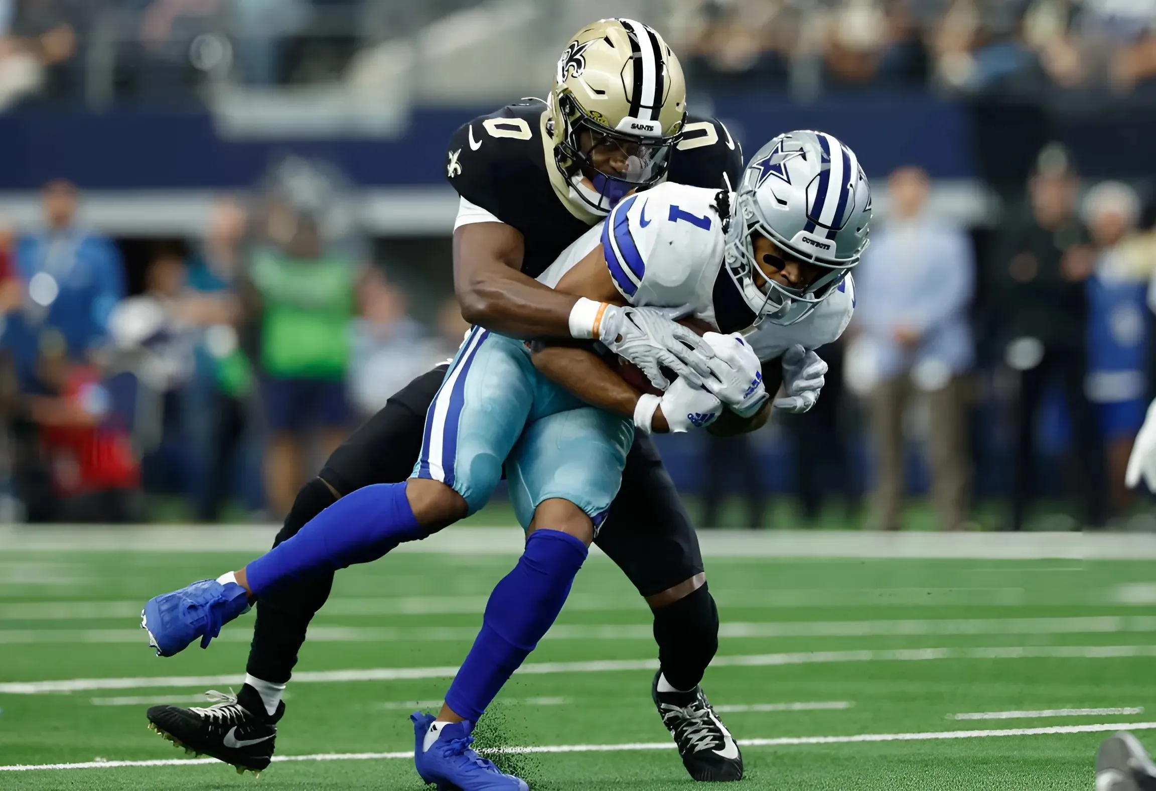 Former Oregon safety re-signs with New Orleans Saints