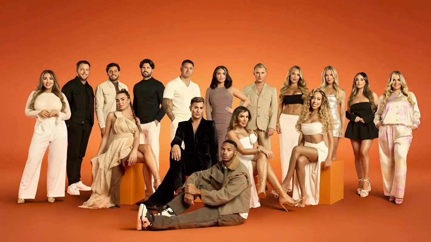 Towie legend sparks rumours she’s back with her troubled ex three years after assault drama as they reunite on TikTok liennhi Towie legend sparks rumours she’s back with her troubled ex three years after assault drama as they reunite on TikTok liennhi