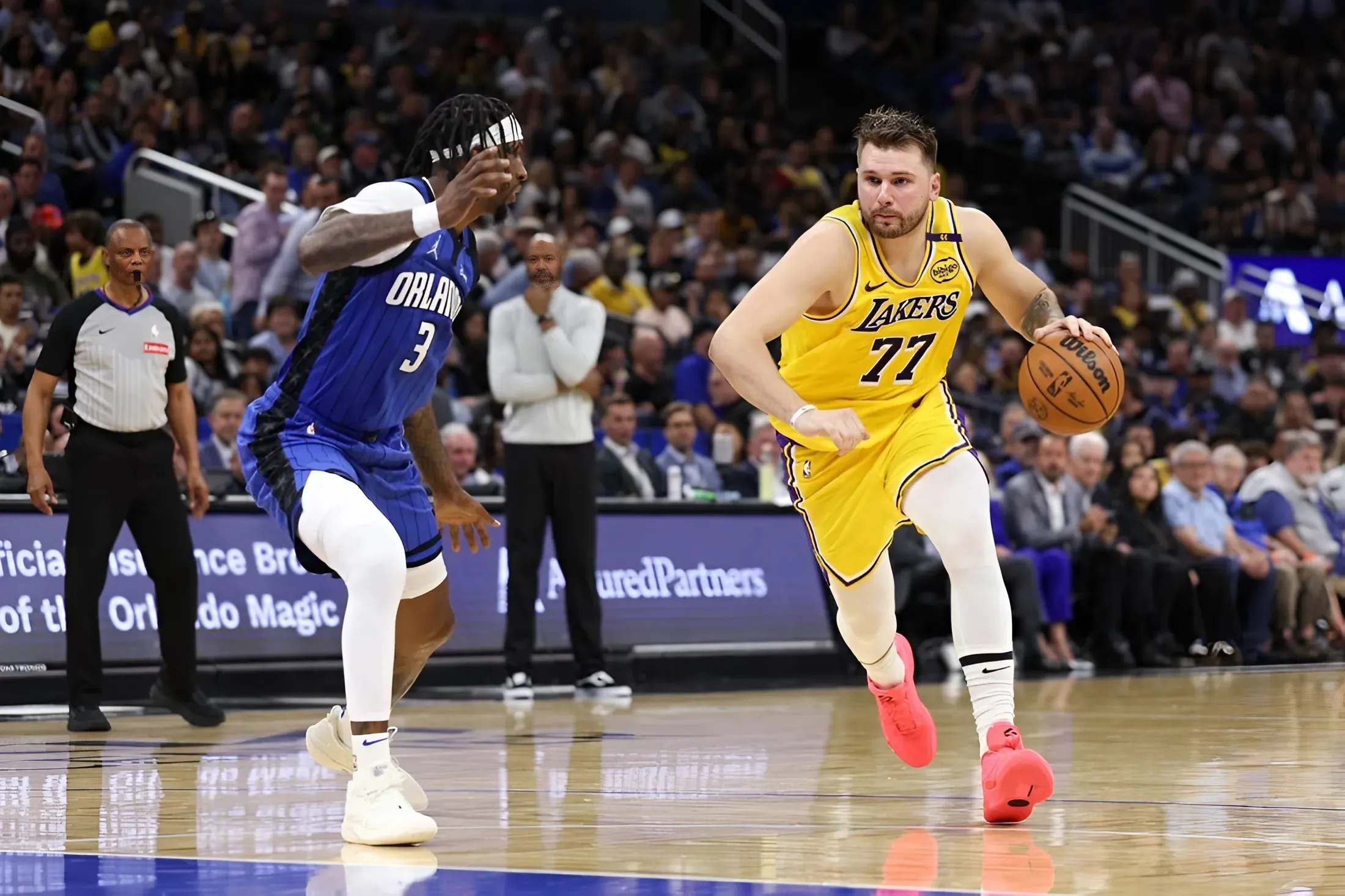 Lakers look to halt woes in matchup with soaring Pacers