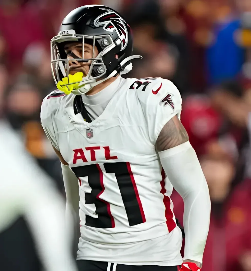 Dolphins must make a key free-agent addition before it's too late Dolphins must make a key free-agent addition before it's too late