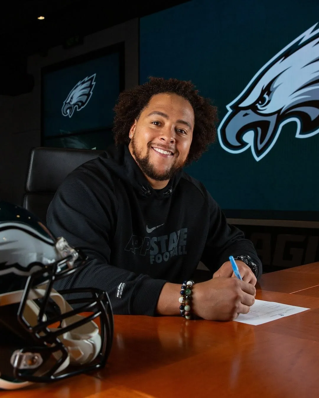 Philadelphia Eagles may have found Fred Johnson's replacement at swing tackle with latest signing