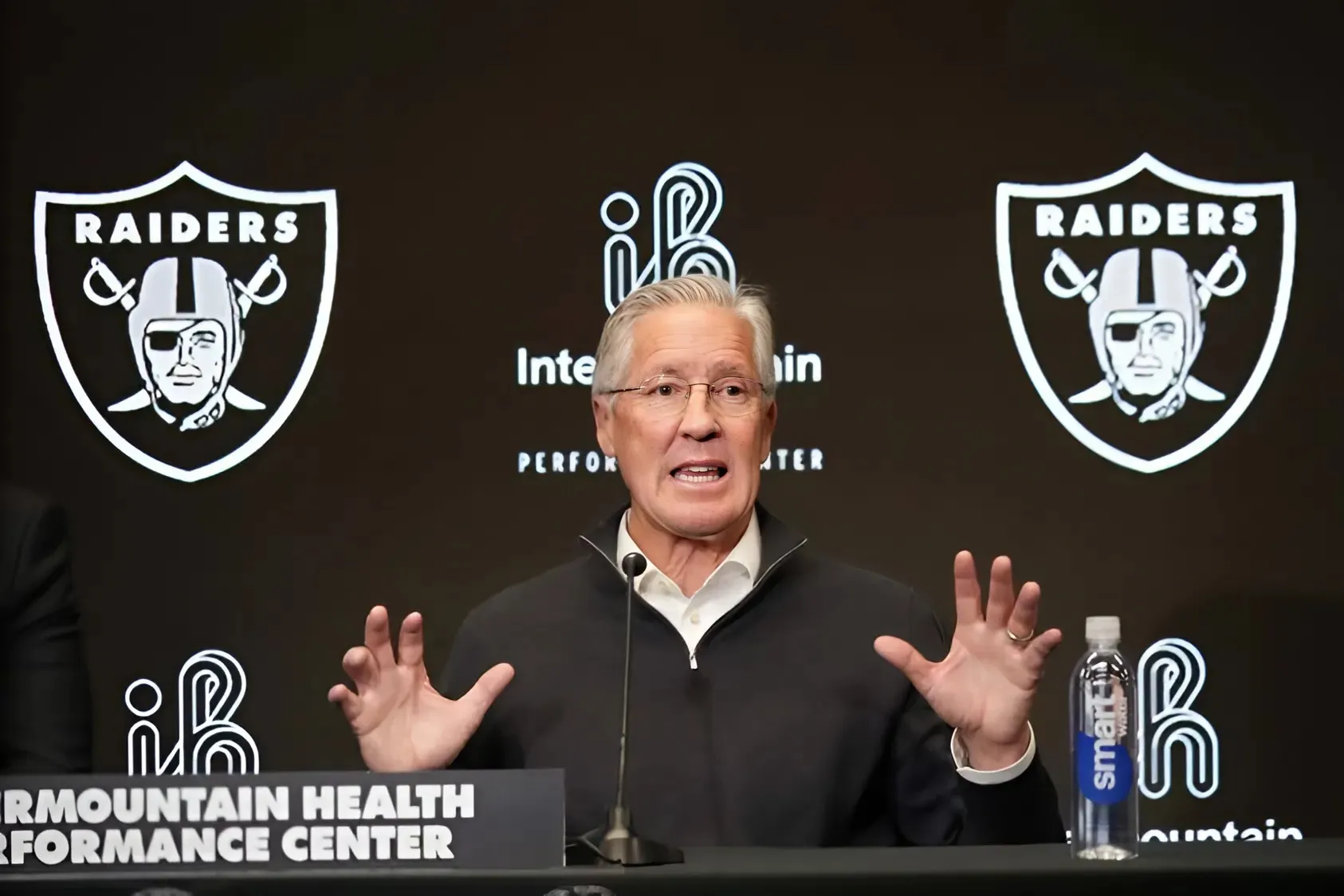 Las Vegas Raiders have officially put another weapon around quarterback Geno Smith and it's not a wide receiver