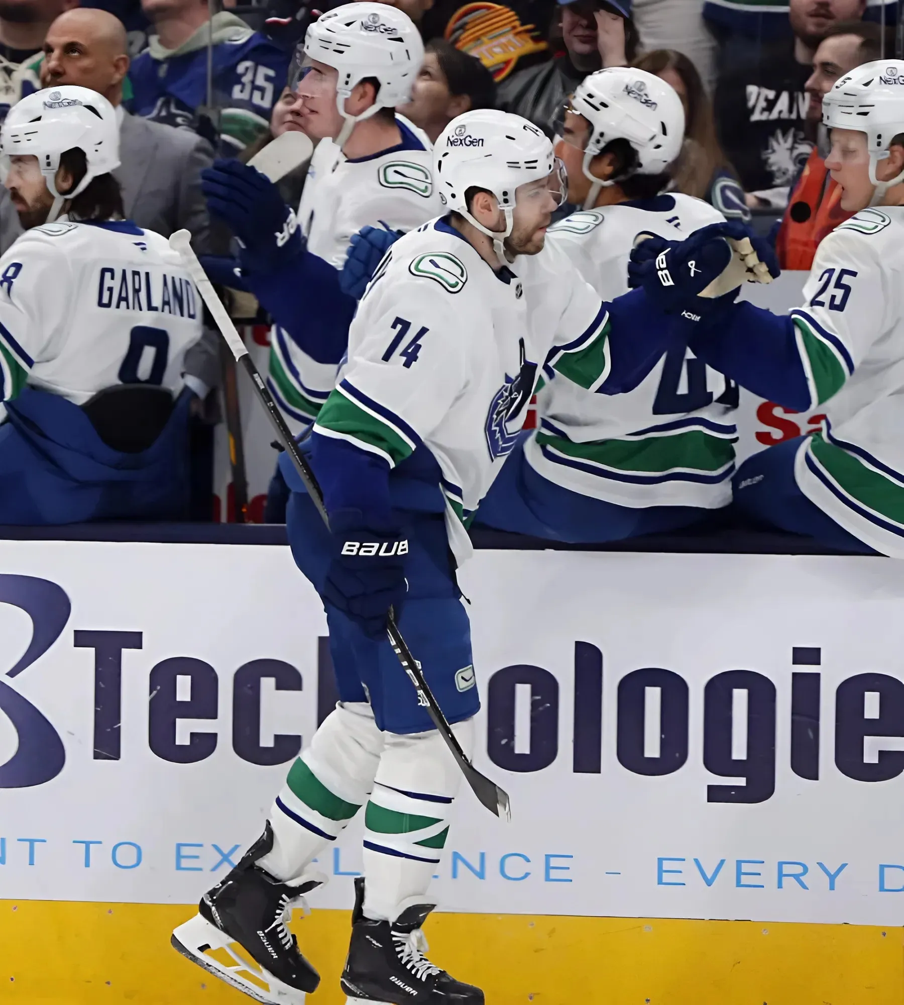 Canucks pick up a point in 7-6 shootout loss to Blue Jackets