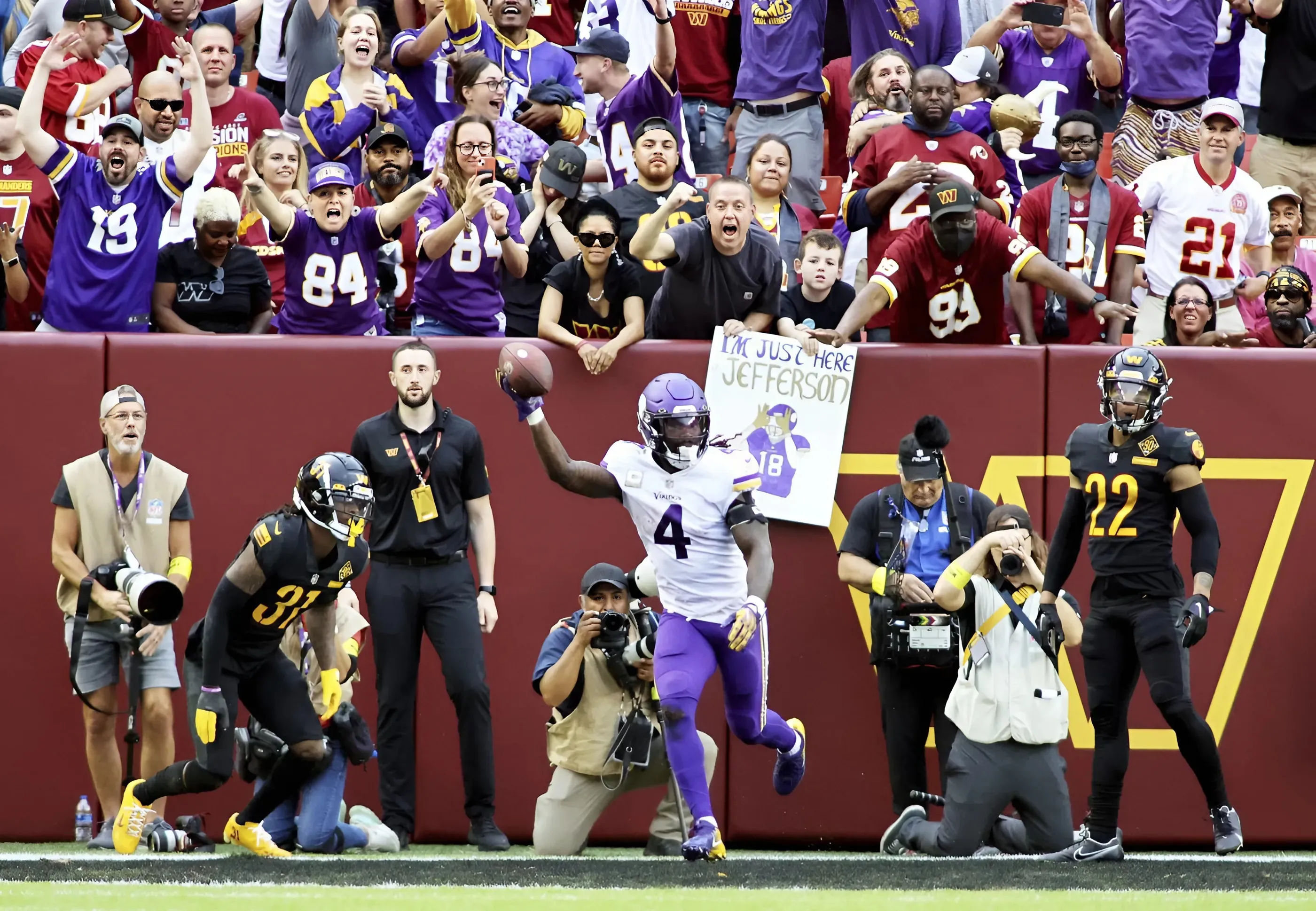 Commanders' 2-time Pro Bowler reveals why he left for Vikings