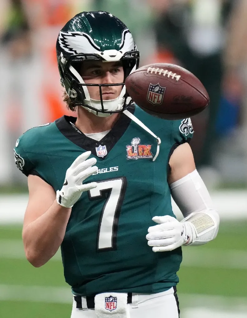Browns Coach Sends Clear Message on $14 Million Former Eagles QB