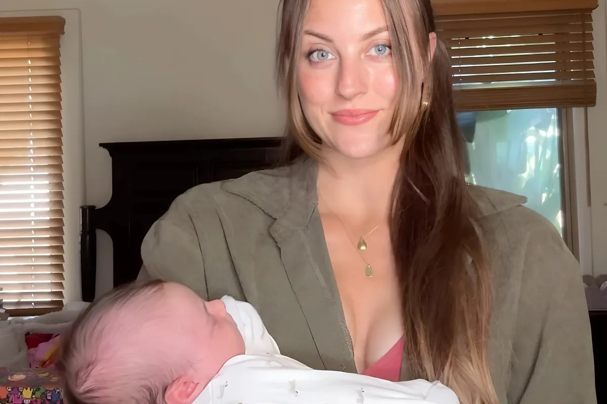 Kendall Long Teases Feeling Ready for Baby #2: ‘Elise Needs Siblings’ tram Kendall Long Teases Feeling Ready for Baby #2: ‘Elise Needs Siblings’ tram