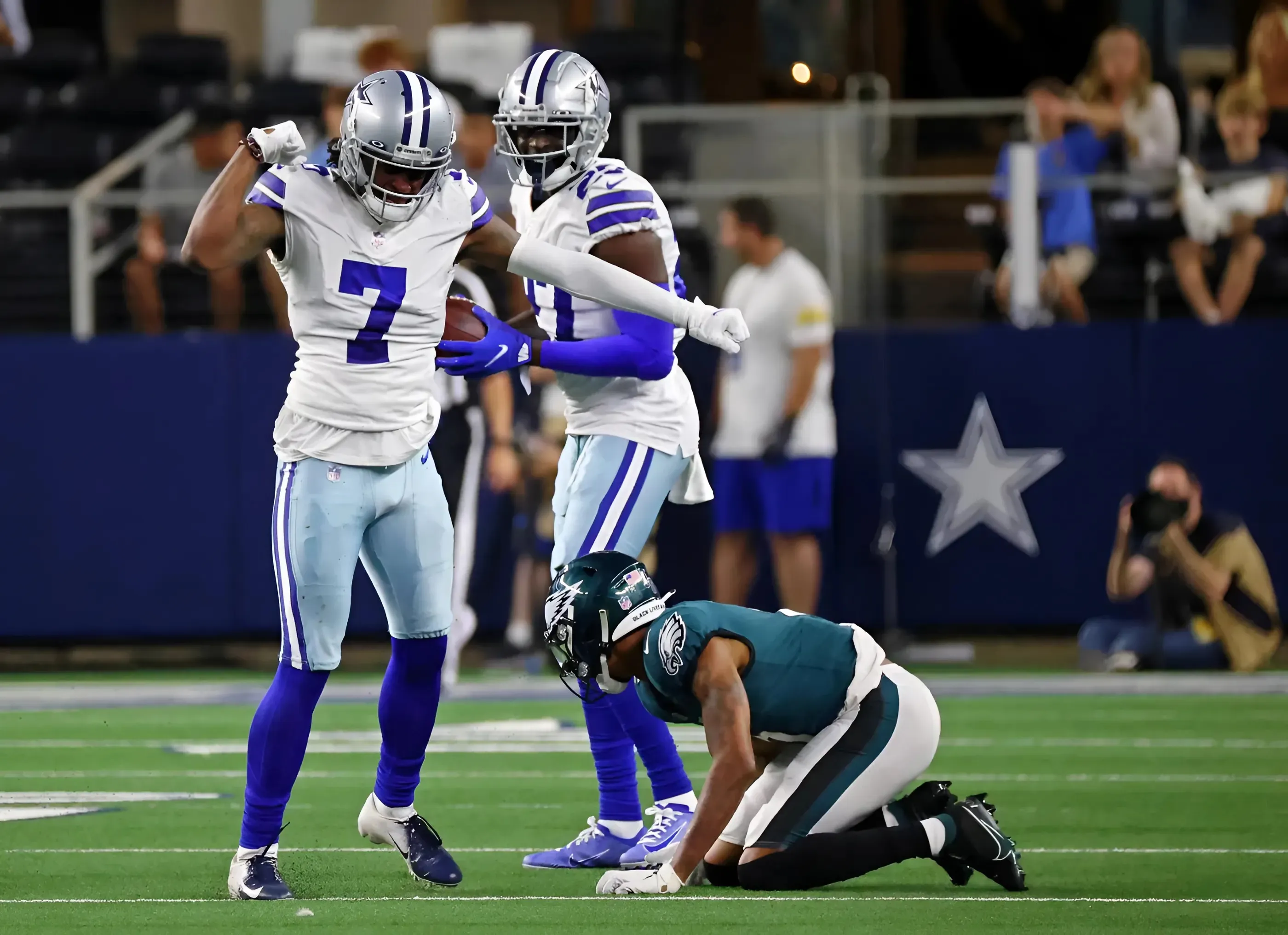 2 Dallas Cowboys Vets Given Stern Warning