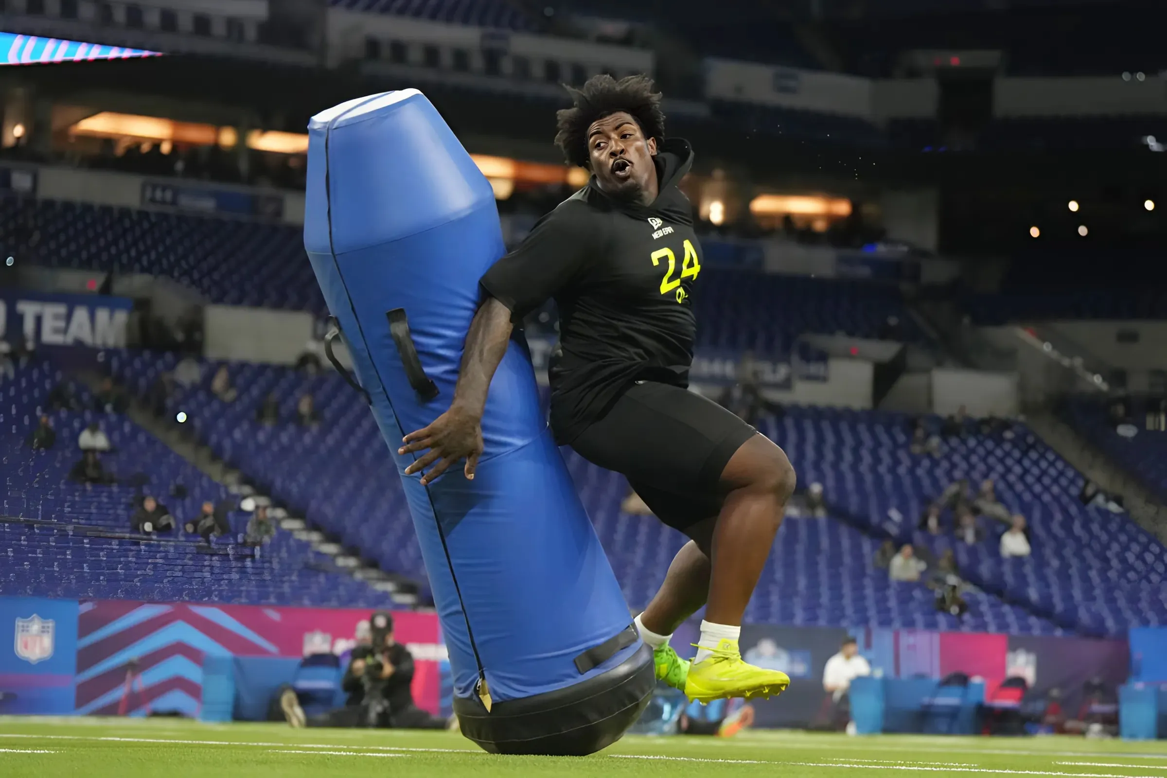Bears show interest in bulking up defensive line with 30 visit