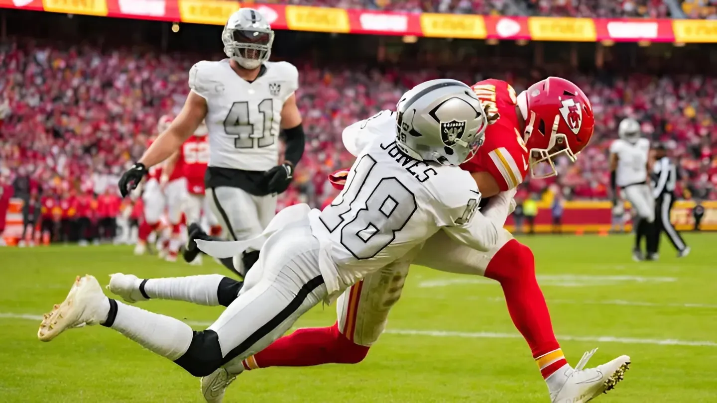 Hypothetical Chiefs signing adds recently cut former Raiders starter