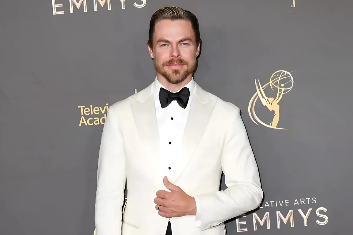 Derek Hough Says Dancing with the Stars Allowed Him to Be Seen as 'an Artistic Athlete' After Years of Being Bullied as a Kid tram