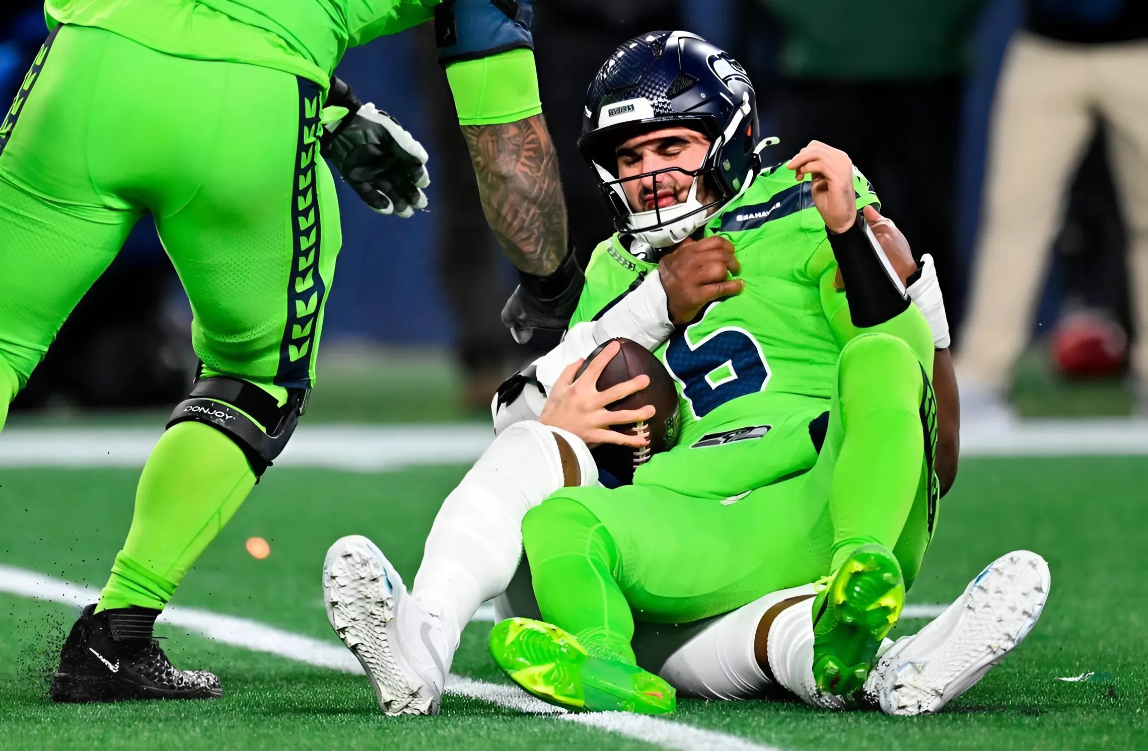 Drew Lock is coming back. Seahawks signing him means Sam Howell’s future’s in doubt