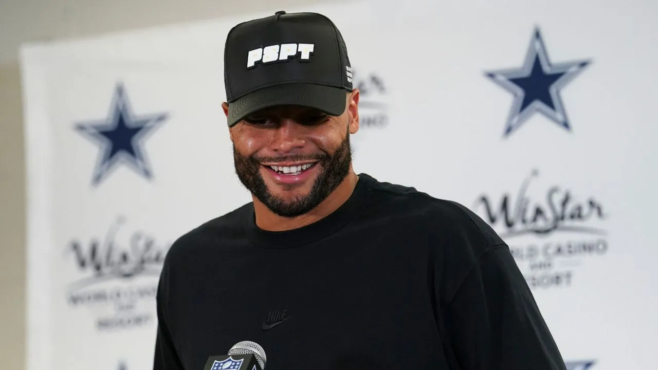'Slim' Dak Confirms Lie In Dumbest Cowboys Rumor of Offseason