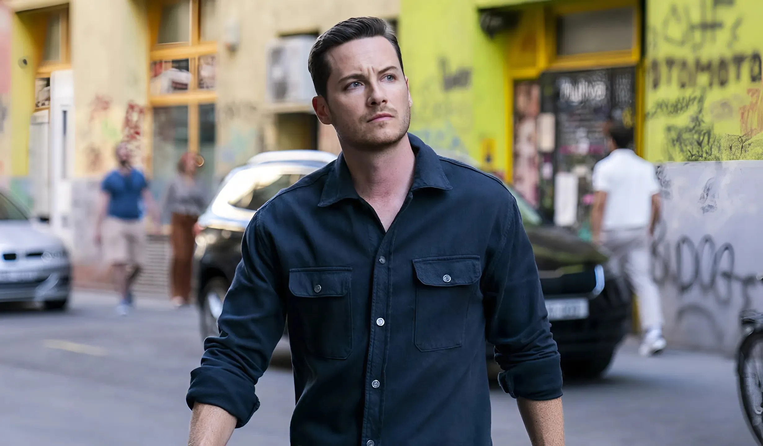 Chicago PD Stars Reunite With Jesse Lee Soffer In New Photos From FBI: International Set Chicago PD Stars Reunite With Jesse Lee Soffer In New Photos From FBI: International Set