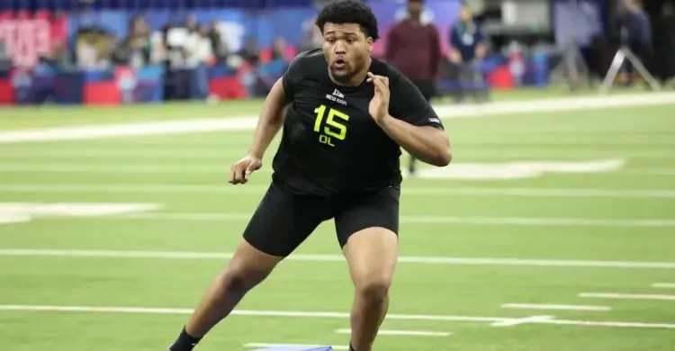 Powerful, Versatile Defensive Lineman ‘Clear Favorite’ for Steelers in 1st Round: Report Powerful, Versatile Defensive Lineman ‘Clear Favorite’ for Steelers in 1st Round: Report